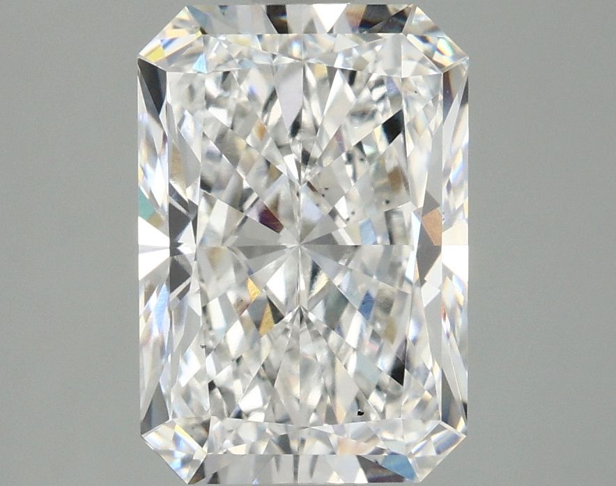 Lab-Grown Radiant Diamond - 2.96 Carats, E Color, VS2 Clarity - Certified by IGI - Report Number: LG671435541