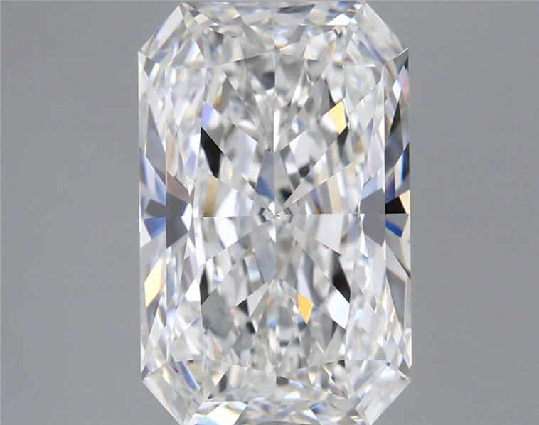 Lab-Grown Radiant Diamond - 4.05 Carats, E Color, VVS2 Clarity - Certified by IGI - Report Number: LG710552280
