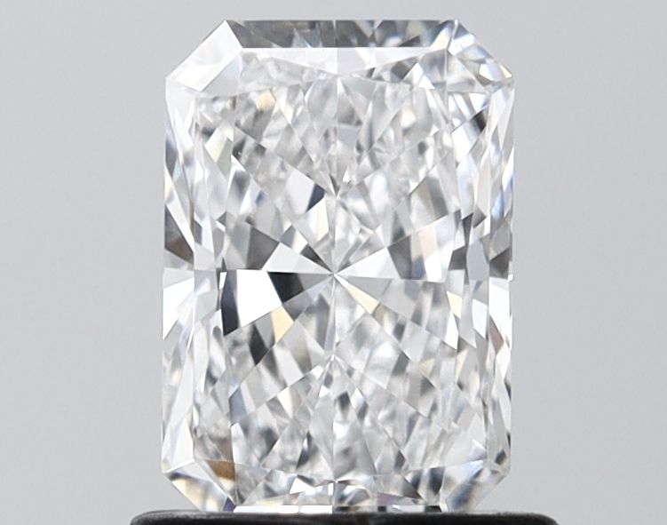 Lab-Grown Radiant Diamond - 0.96 Carats, D Color, VVS2 Clarity - Certified by IGI - Report Number: LG690509165