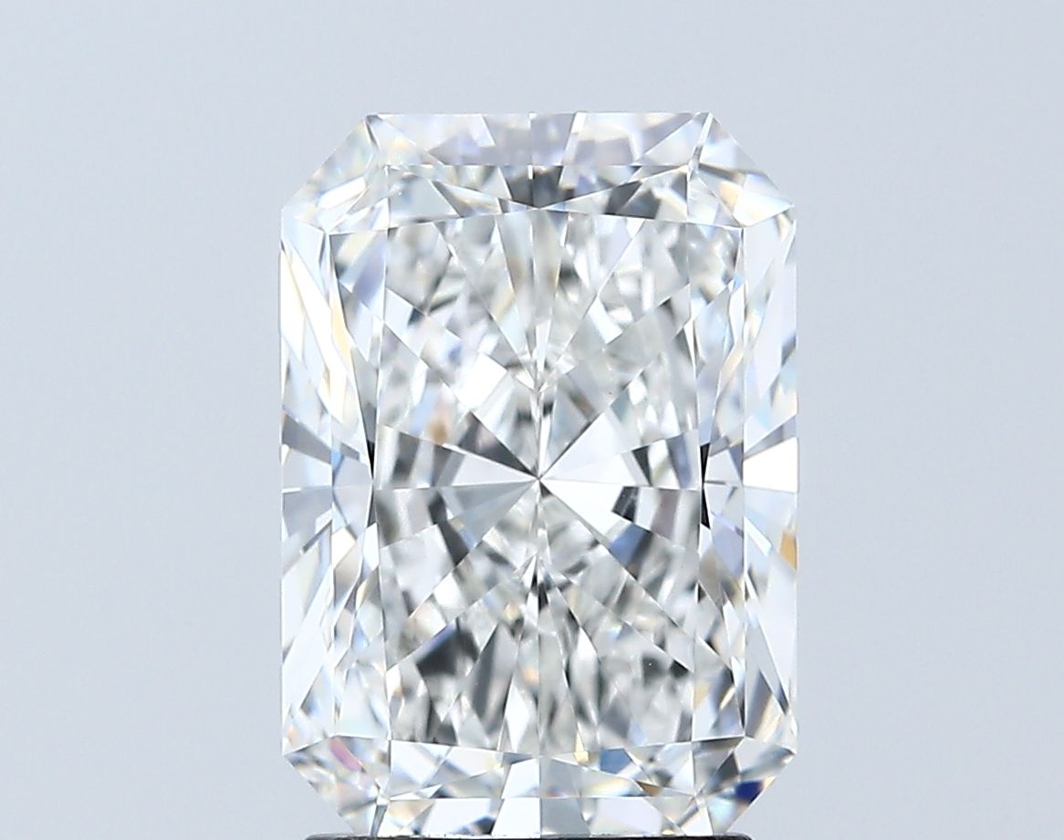 Lab-Grown Radiant Diamond - 2.56 Carats, E Color, VVS2 Clarity - Certified by IGI - Report Number: LG668468578