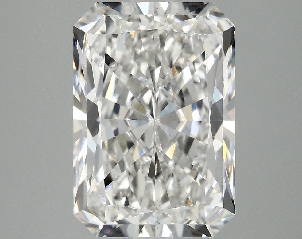 Lab-Grown Radiant Diamond - 4.05 Carats, F Color, VS2 Clarity - Certified by IGI - Report Number: LG717557401