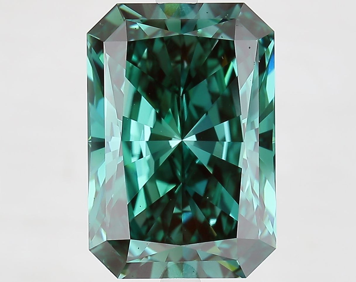 Lab-Grown Radiant Diamond - 7.15 Carats, Fancy Vivid Green Color, VS1 Clarity - Certified by IGI - Report Number: LG677524576