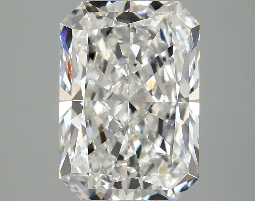 Lab-Grown Radiant Diamond - 2.97 Carats, F Color, VVS2 Clarity - Certified by IGI - Report Number: LG679515225