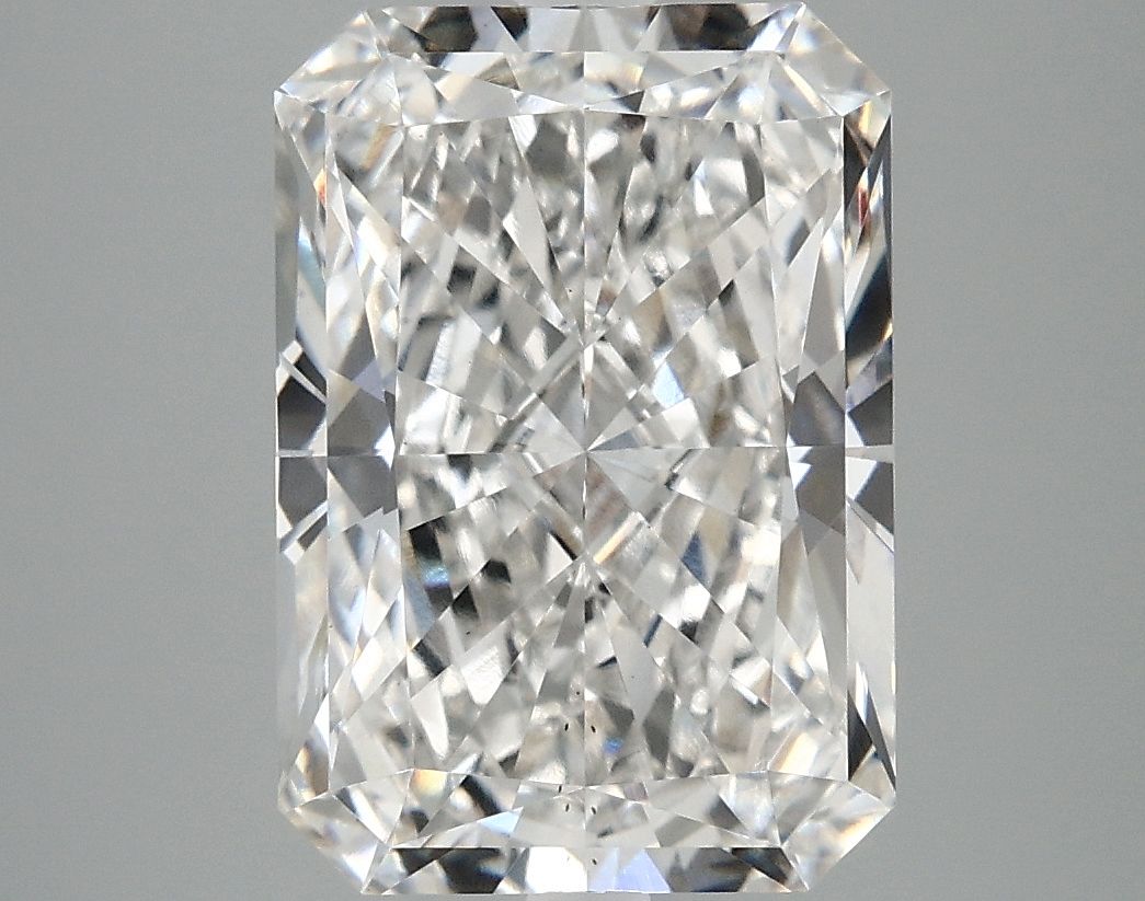 Lab-Grown Radiant Diamond - 4.92 Carats, F Color, VS2 Clarity - Certified by IGI - Report Number: LG690501507