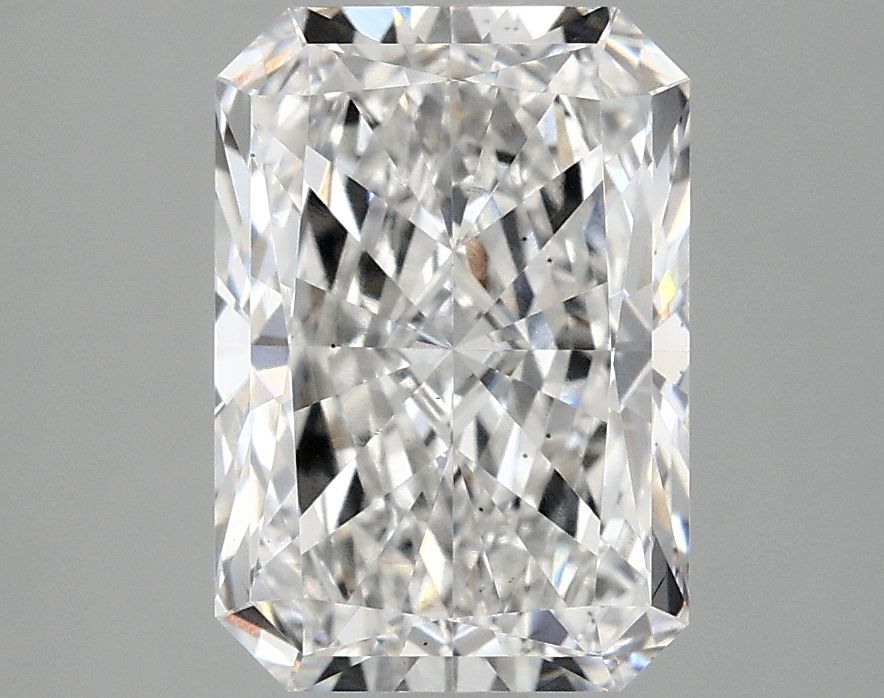 Lab-Grown Radiant Diamond - 2.96 Carats, E Color, VS2 Clarity - Certified by IGI - Report Number: LG696555540