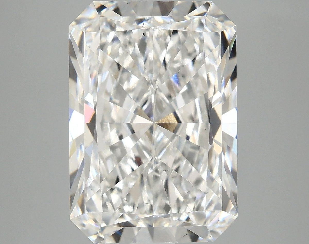 Lab-Grown Radiant Diamond - 4.74 Carats, E Color, VS2 Clarity - Certified by IGI - Report Number: LG701510842