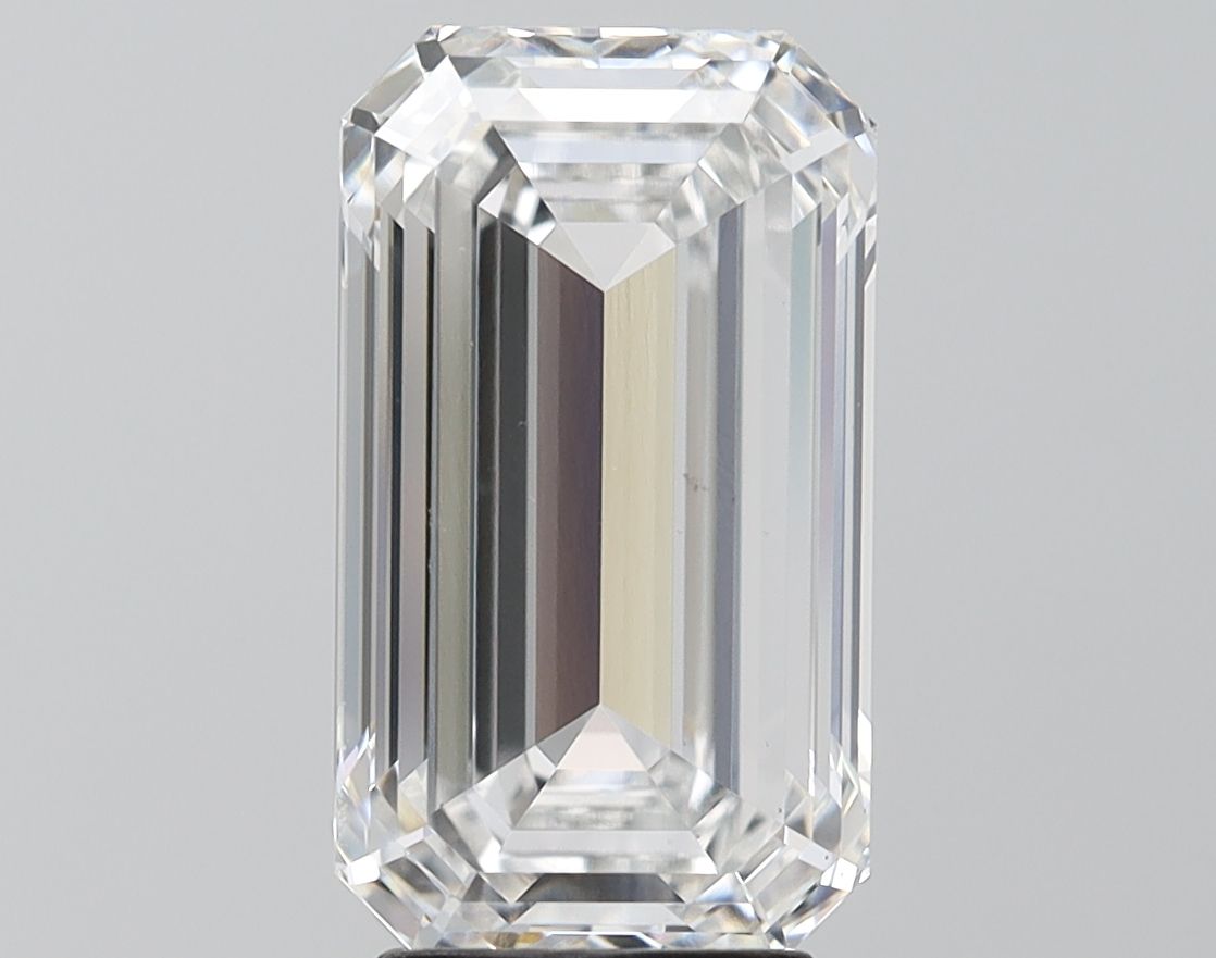 Lab-Grown Emerald Diamond - 4.56 Carats, E Color, VS1 Clarity - Certified by IGI - Report Number: LG666428247