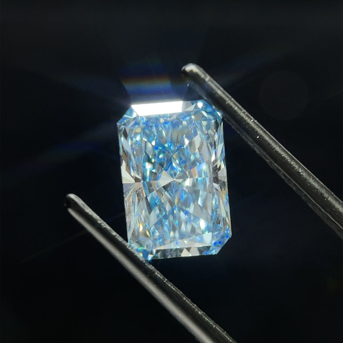 Lab-Grown Radiant Diamond - 2.6 Carats, Fancy Vivid Blue Color, VS1 Clarity - Certified by IGI - Report Number: LG635490535