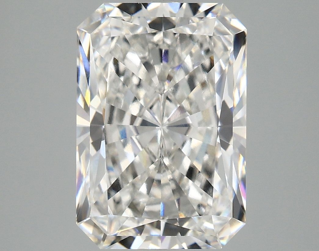 Lab-Grown Radiant Diamond - 4.05 Carats, F Color, VVS2 Clarity - Certified by IGI - Report Number: LG686506970
