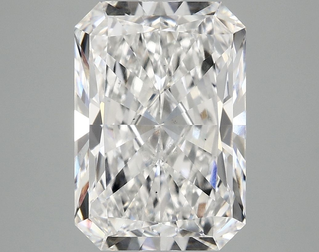 Lab-Grown Radiant Diamond - 4.53 Carats, F Color, VS2 Clarity - Certified by IGI - Report Number: LG692515157