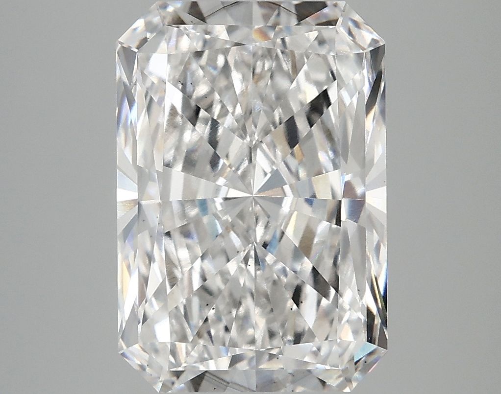 Lab-Grown Radiant Diamond - 4.76 Carats, F Color, VS2 Clarity - Certified by IGI - Report Number: LG715595572