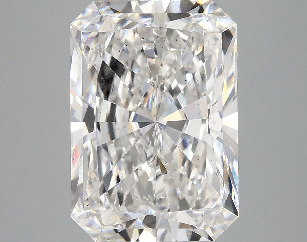 Lab-Grown Radiant Diamond - 4.98 Carats, F Color, VS2 Clarity - Certified by IGI - Report Number: LG689577609
