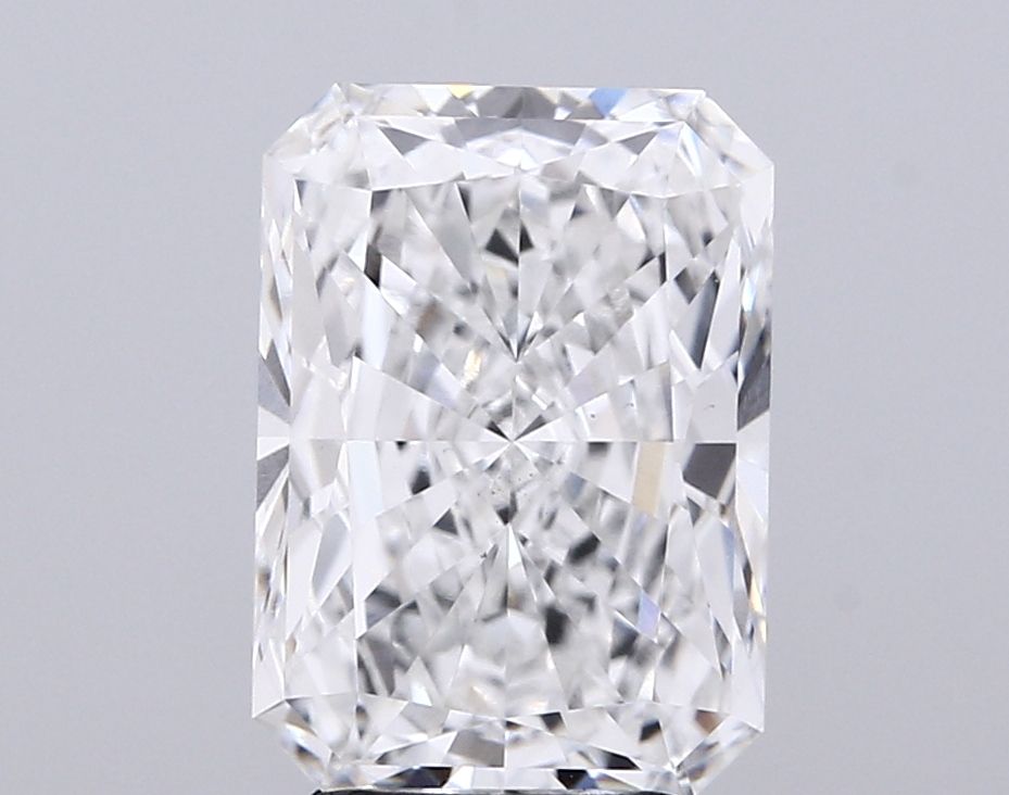 Lab-Grown Radiant Diamond - 3.53 Carats, E Color, VS1 Clarity - Certified by IGI - Report Number: LG717556349