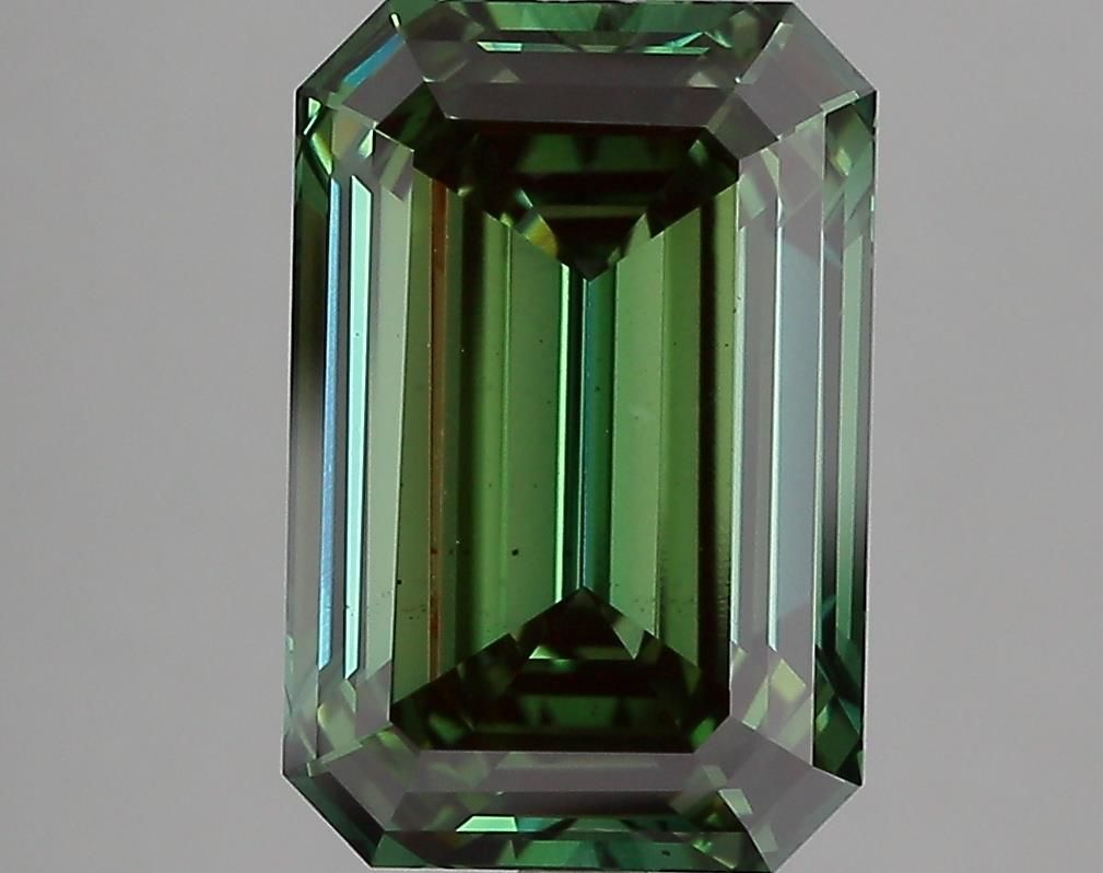 Lab-Grown Emerald Diamond - 4.08 Carats, Fancy Vivid Green Color, VS2 Clarity - Certified by IGI - Report Number: LG649422749