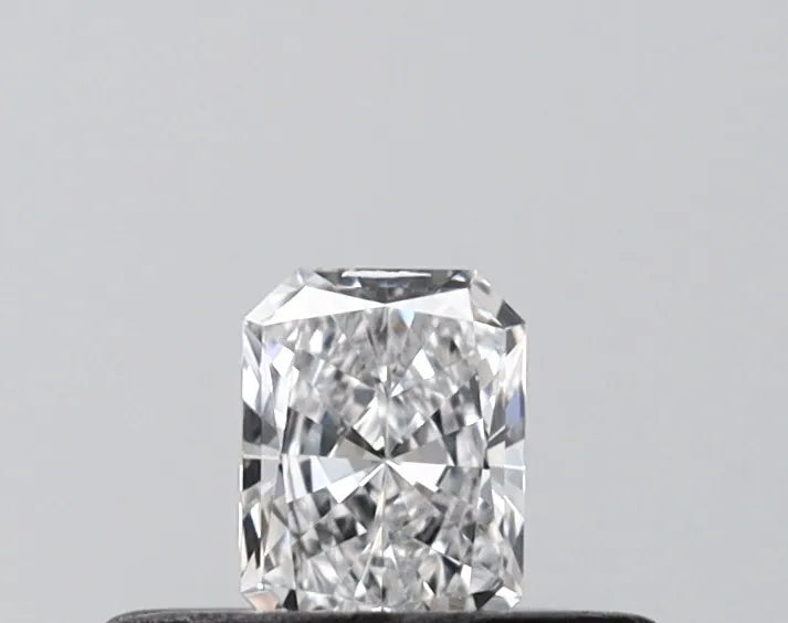 0.20ct Radiant Lab Grown Diamond (Colour D, Clarity VS1, IGI Certified)