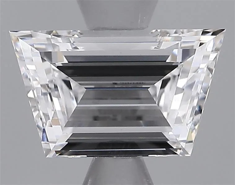 0.91ct Trapeze Lab Grown Diamond (Colour D, Clarity VVS2, IGI Certified)