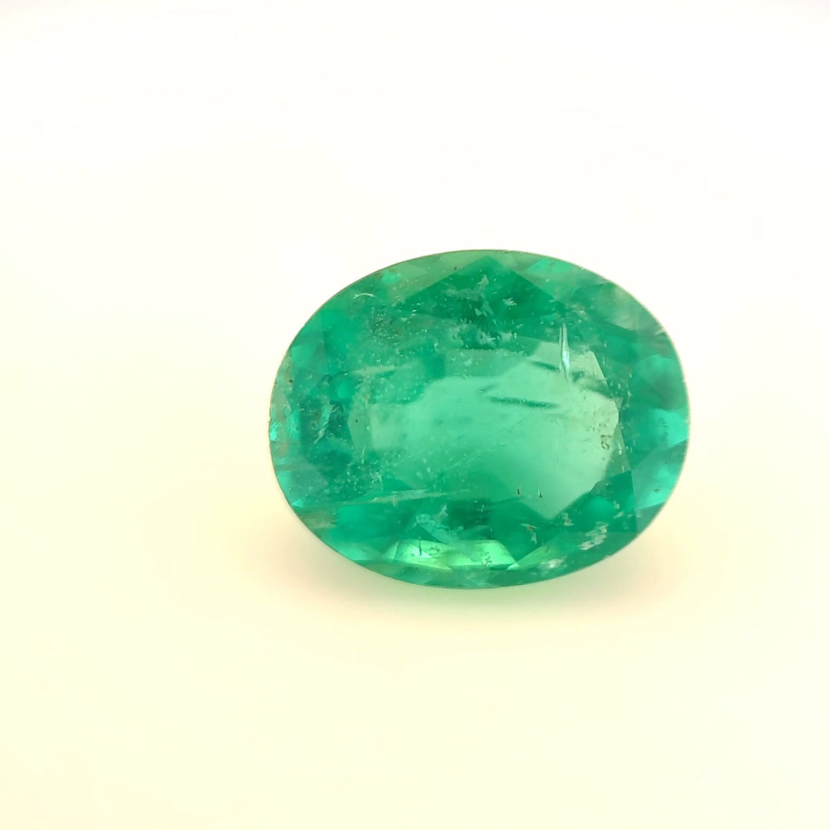 1.5ct Vivid Light Green Oval Emerald