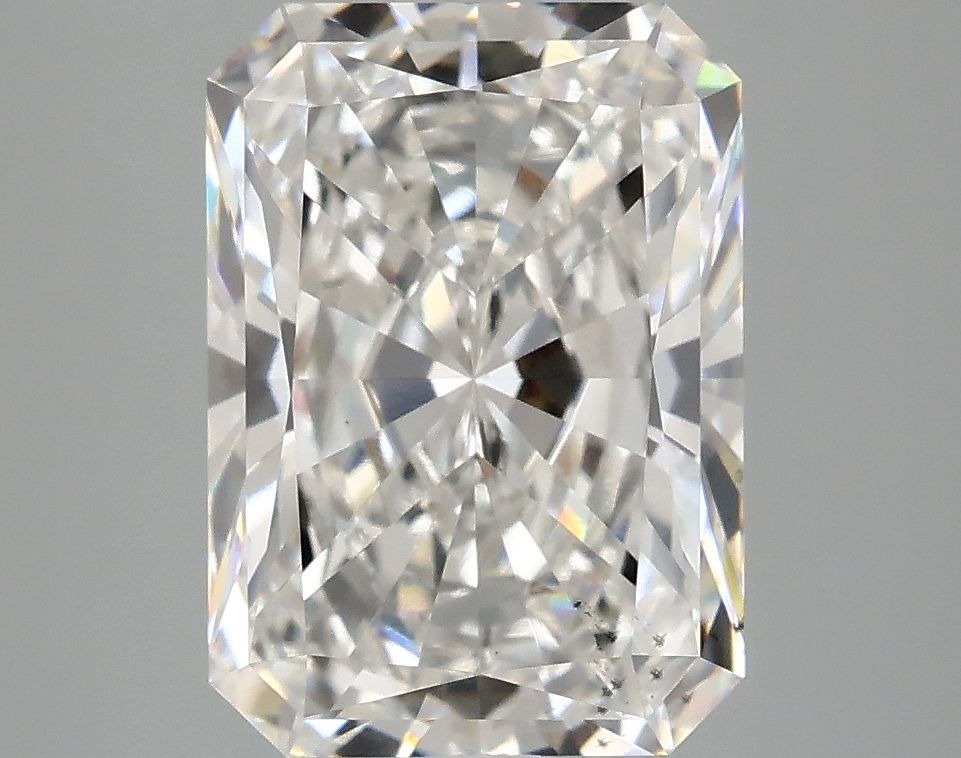 Lab-Grown Radiant Diamond - 4.02 Carats, F Color, VS2 Clarity - Certified by IGI - Report Number: LG675583056
