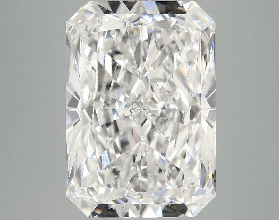 Lab-Grown Radiant Diamond - 6.05 Carats, E Color, VS2 Clarity - Certified by IGI - Report Number: LG678553763