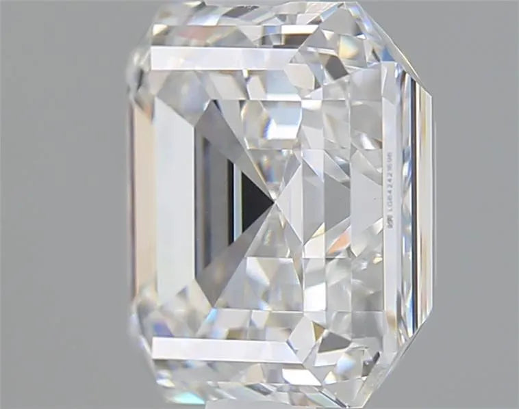Lab-Grown Asscher Diamond - 2.04 Carats, E Color, VVS2 Clarity - Sustainable Luxury and Dazzling Brilliance-IGI·Certified