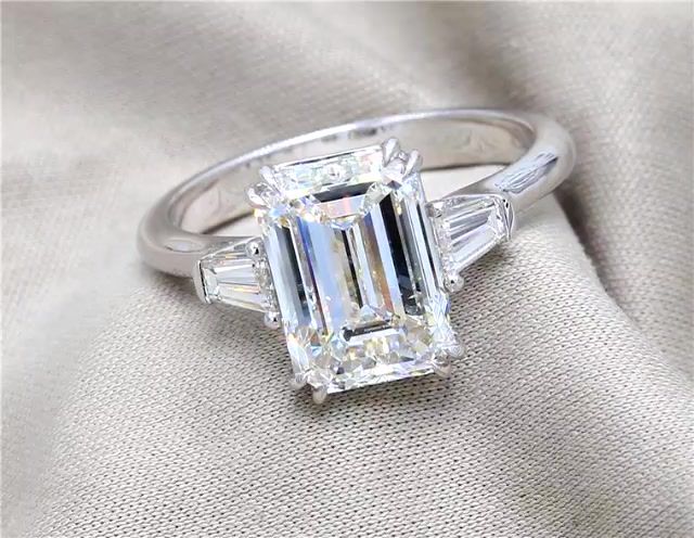 Emerald 4.01ct H VS2 - Cut • GIA • 2426833024