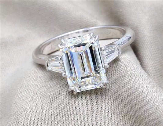 Emerald 4.01ct H VS2 - Cut • GIA • 2426833024