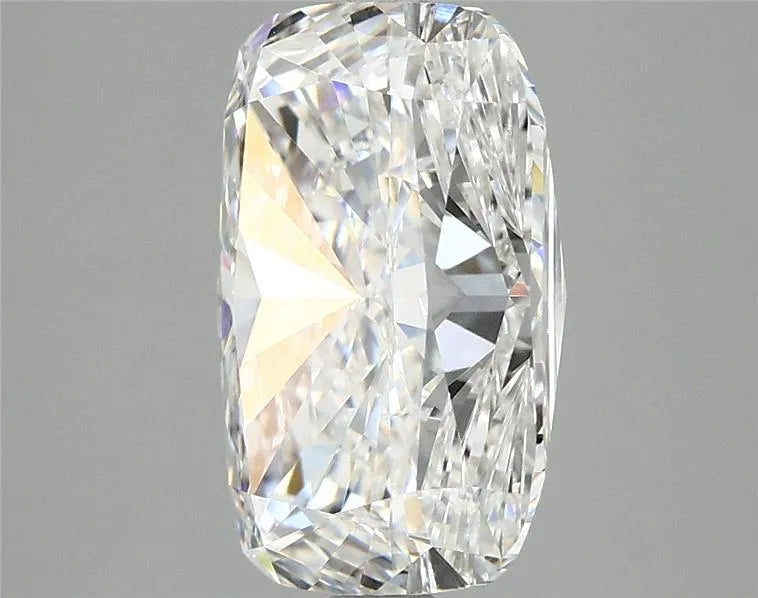 4.46ct Cushion modified Lab Grown Diamond (Colour E, Clarity VVS2, IGI Certified)