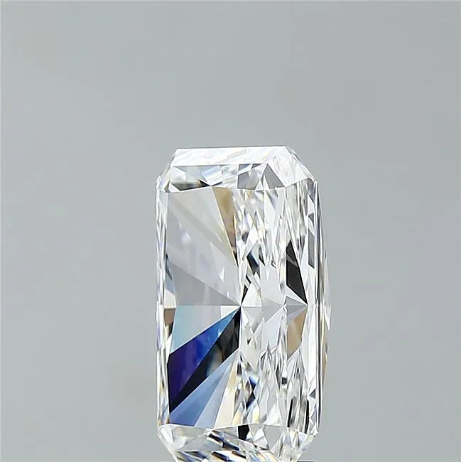 3.91ct Radiant Lab Grown Diamond (Colour D, Clarity VVS2, IGI Certified)