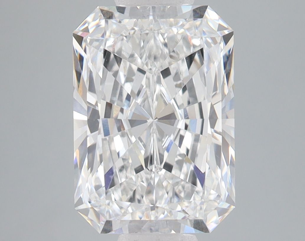 Lab-Grown Radiant Diamond - 3.48 Carats, E Color, VS1 Clarity - Certified by IGI - Report Number: LG685576018