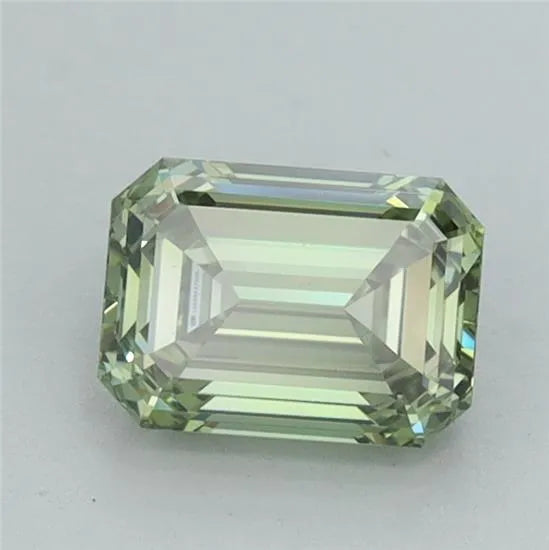1.03ct Emerald Lab Grown Diamond (Colour Fancy Vivid Green, Clarity VVS2, IGI Certified)