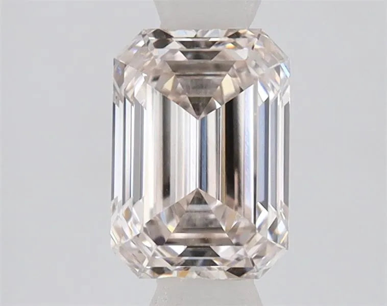 1.09ct Emerald Lab Grown Diamond (Colour J, Clarity VVS1, IGI Certified)