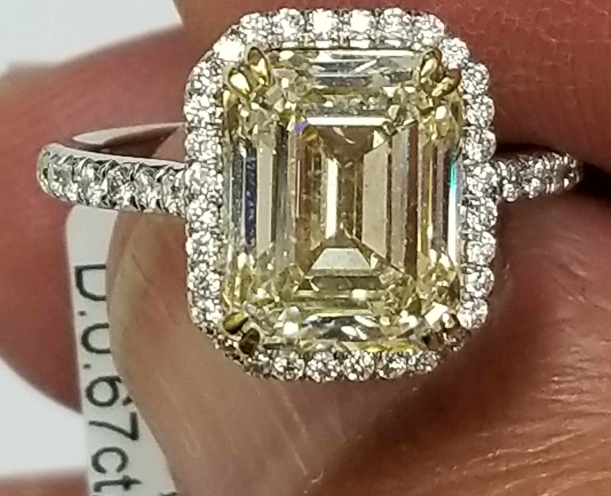 Emerald 4.21ct S-T SI1 - Cut • GIA • 2111074821