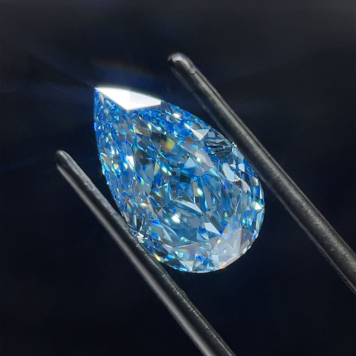 Lab-Grown Pear Diamond - 3.55 Carats, Fancy Vivid Blue Color, VS2 Clarity - Certified by IGI - Report Number: LG638446831