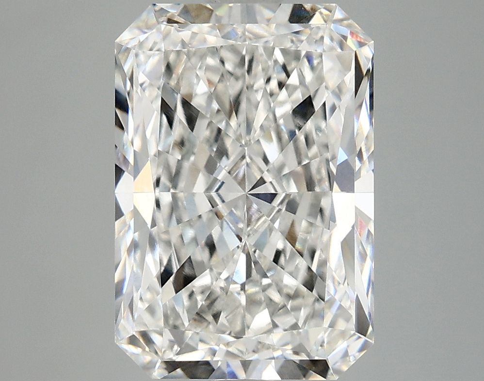 Lab-Grown Radiant Diamond - 4.02 Carats, F Color, VVS2 Clarity - Certified by IGI - Report Number: LG689579516