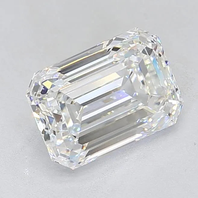 4,73 ct Smaragd, im Labor gezüchteter Diamant (Farbe F, Reinheit VVS2, IGI-zertifiziert)
