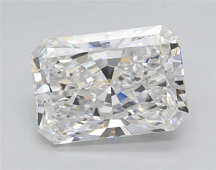 4.02ct Radiant Lab Grown Diamond (Colour E, Clarity VVS2, GIA Certified)