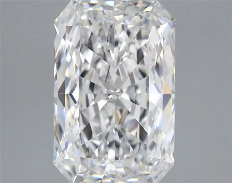 2.53ct Radiant Lab Grown Diamond (Colour E, Clarity VVS2, IGI Certified)