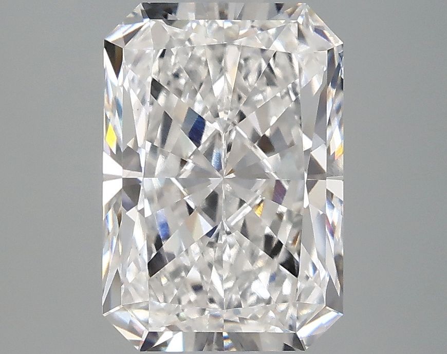 Lab-Grown Radiant Diamond - 2.96 Carats, E Color, VS2 Clarity - Certified by IGI - Report Number: LG669480987