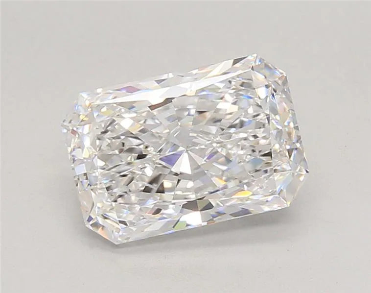 2.46ct Radiant Lab Grown Diamond (Colour D, Clarity VVS2, IGI Certified)