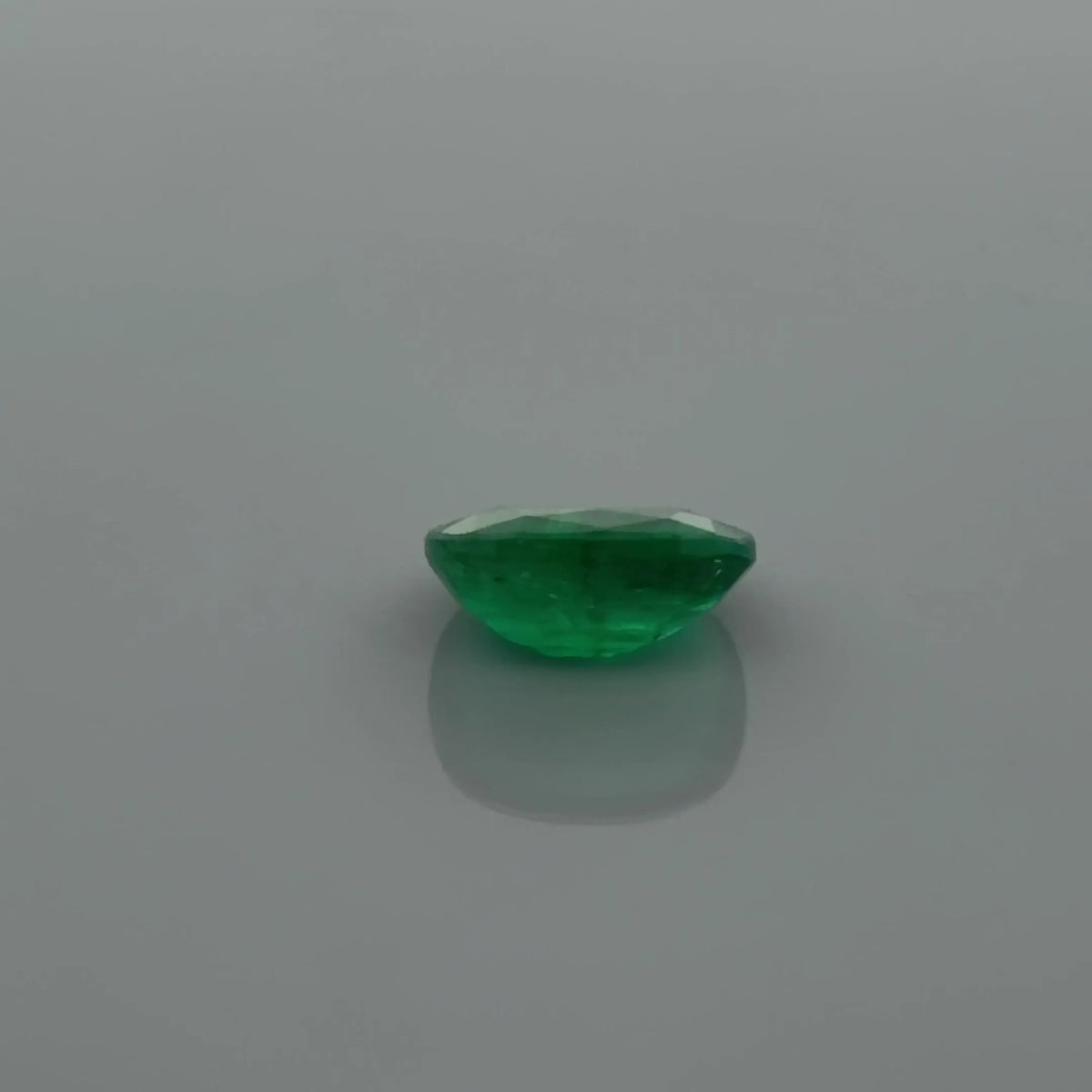 2.52ct Cushion Natural Emerald (Colour Green, Clarity Moderately Included, Cut Faceted)