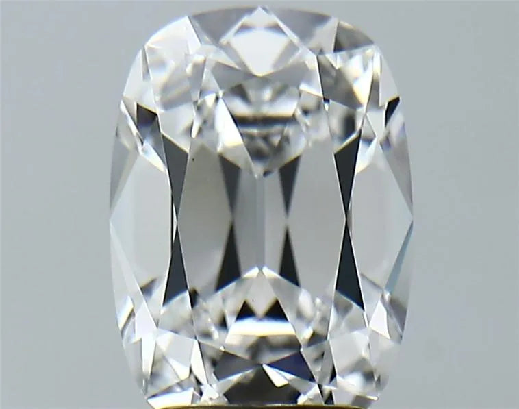 2.89ct Cushion modified Lab Grown Diamond (Colour E, Clarity VVS2, IGI Certified)