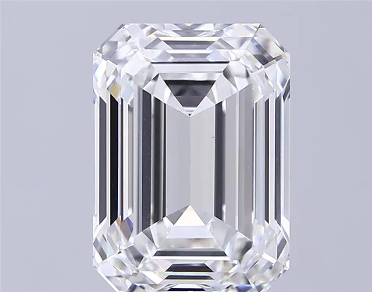 Diamant émeraude de 6,07 ct (couleur F, pureté VVS2, certifié IGI)