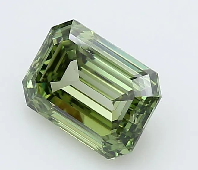 Diamant émeraude de 1,51 ct (couleur vert vif fantaisie, pureté VVS2, certifié IGI)