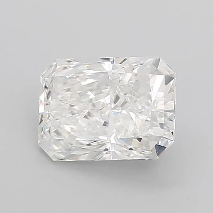 3.02ct Radiant Lab Grown Diamond (Colour E, Clarity VVS2, IGI Certified)