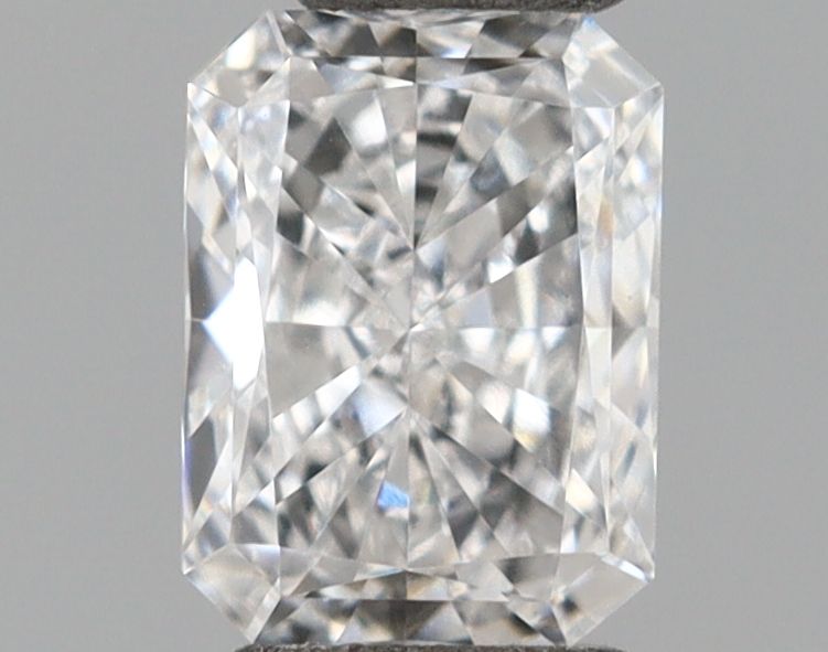 Lab-Grown Radiant Diamond - 0.34 Carats, E Color, VVS2 Clarity - Certified by IGI - Report Number: LG687521305