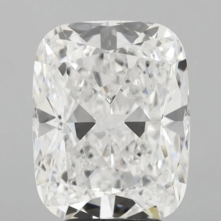 4,52 ct Kissenförmiger, modifizierter, im Labor gezüchteter Diamant (Farbe E, Reinheit VVS2, IGI-zertifiziert)