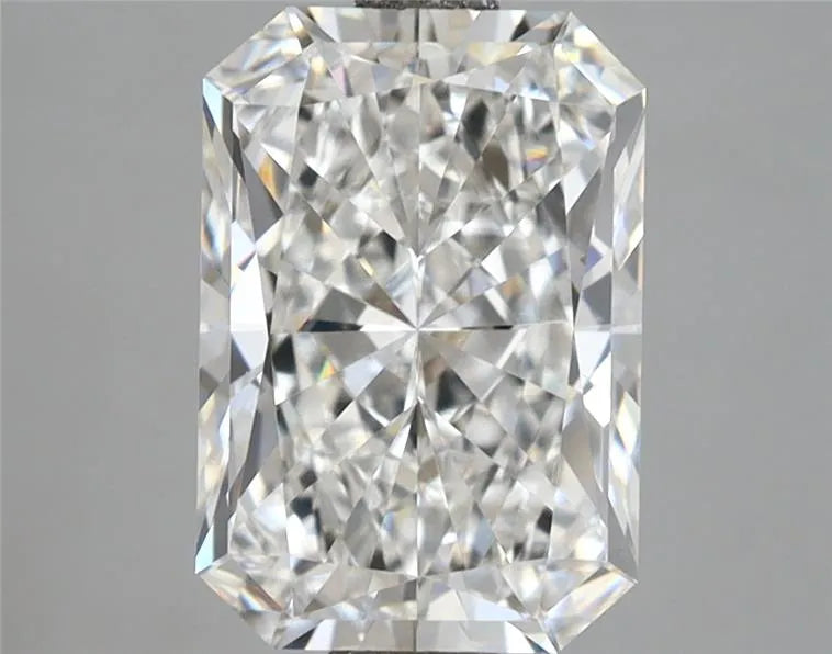 3.06ct Radiant Lab Grown Diamond (Colour F, Clarity VVS2, IGI Certified)