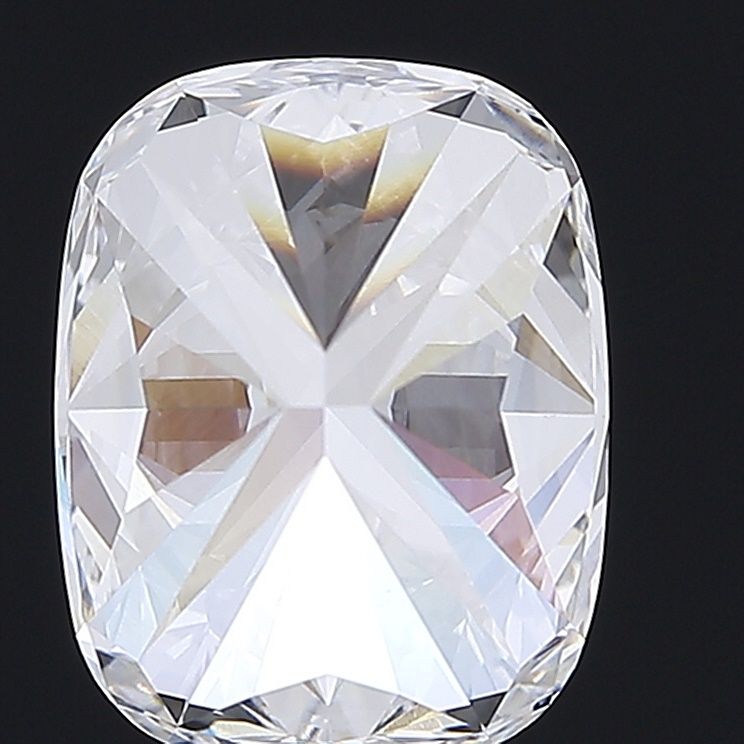 CUSHION MODIFIED 4.26ct E VVS2 IGI - lg743521670