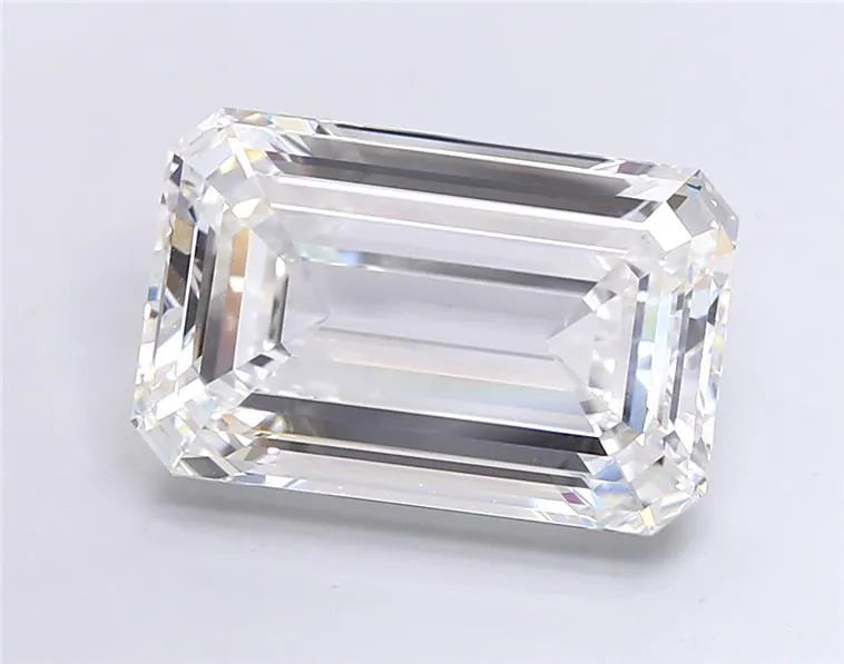 17,10 ct Smaragd, im Labor gezüchteter Diamant (Farbe F, Reinheit VVS2, IGI-zertifiziert)