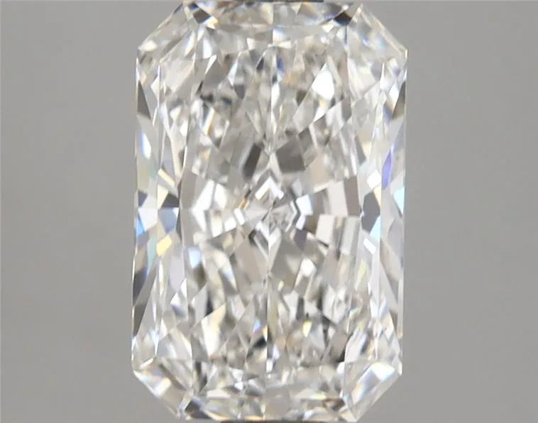 2.49ct Radiant Lab Grown Diamond (Colour E, Clarity VS2, IGI Certified)